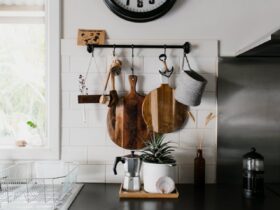 Zegar Na Ścianie W Kuchni