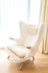 fotel w kolorze Cloud Dancer