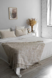 Jasna Pościel + Szarość